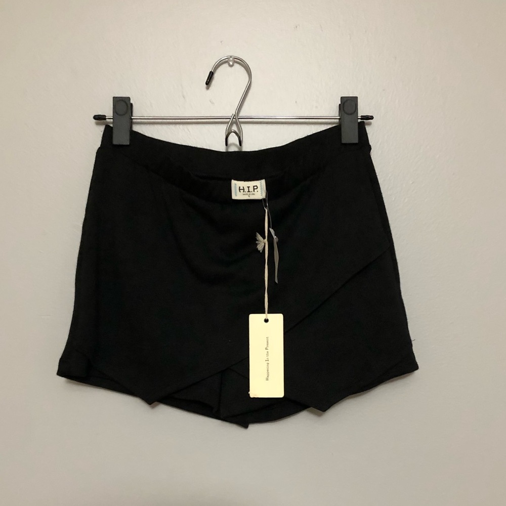 NWT H.I.P skort
